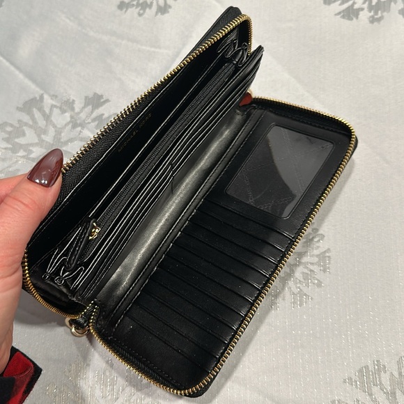 Michael Kors Leather Continental Wristlet - Picture 6 of 7